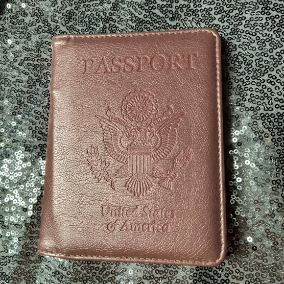 Accessories - Pink Passport Holder Pretty In Pink 💞